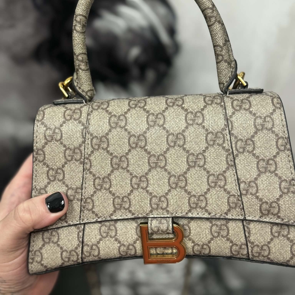 Gucci Brown Monogram Women's Bag - Picture 2 of 4